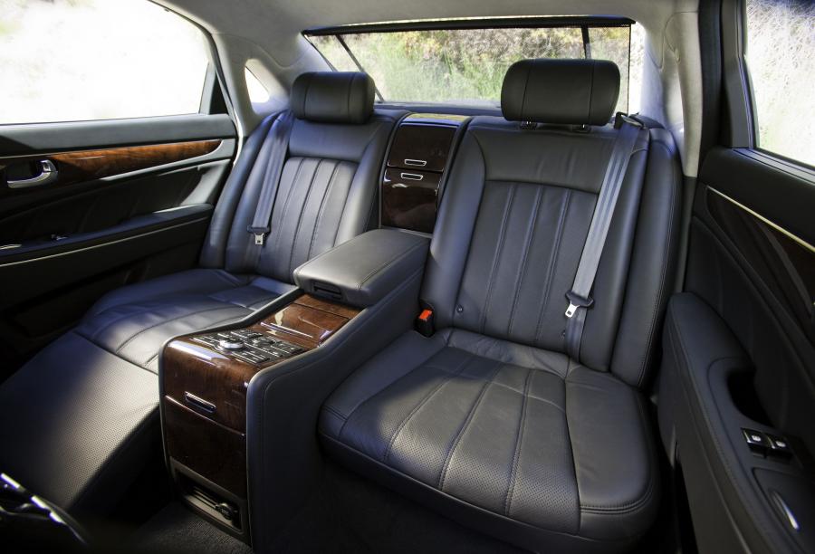  Hyundai Equus 2009 года  (фото 40 из 128)